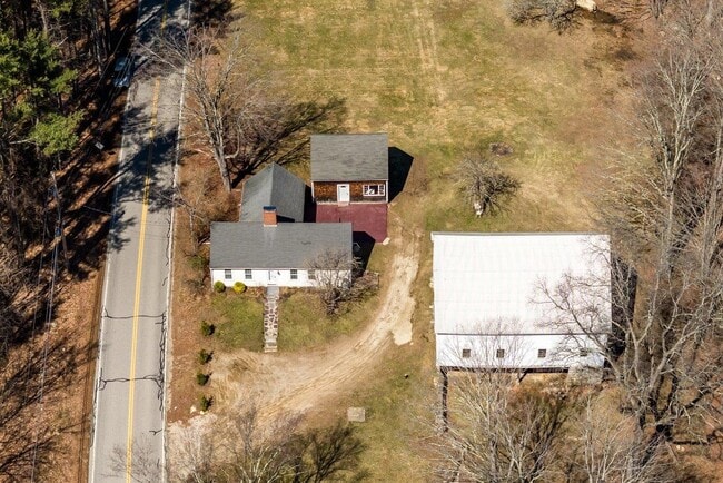 Building Photo - 5 McDaniel Rd