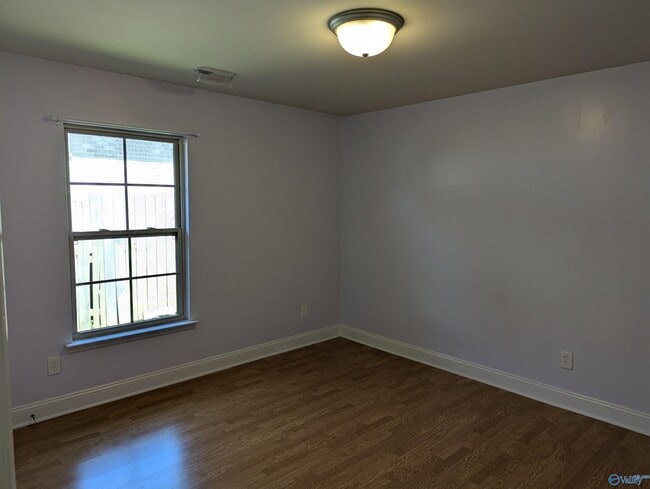 Building Photo - 102 Acacia Trail Dr