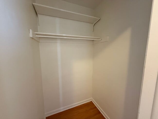 Building Photo - 3 Bed, 1.5 Bath Fenced Pets Allowed
