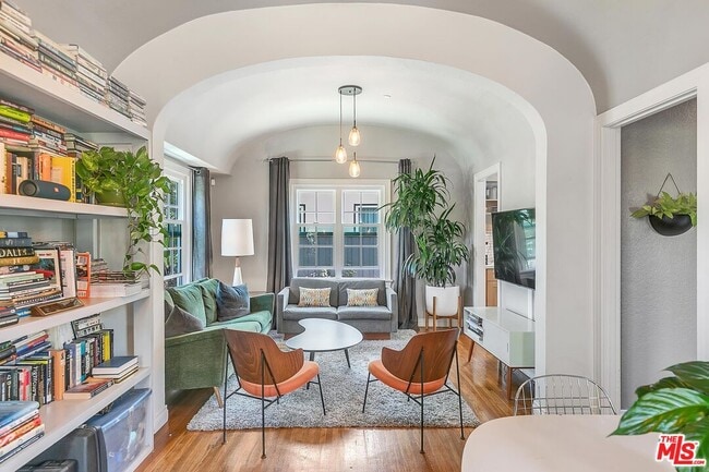 Building Photo - 2630 S Bedford St