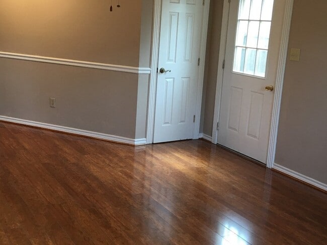 Building Photo - 838 Tangle Oaks Dr