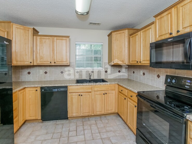 Building Photo - 1245 Edinburgh Dr