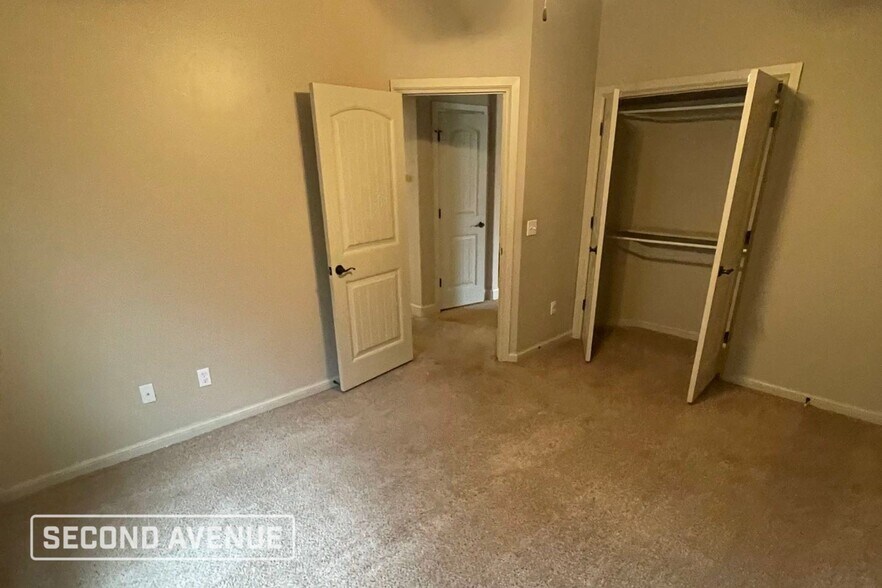Building Photo - 1509 Kingsridge Dr