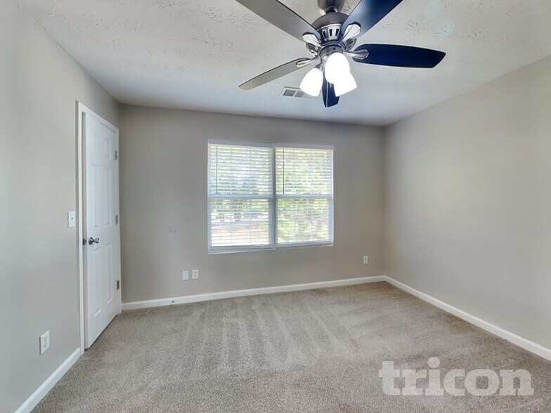 Building Photo - 517 Cathedral Dr