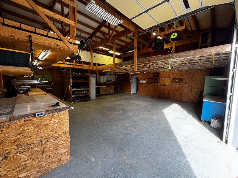 Building Photo - 791 Canterbury St