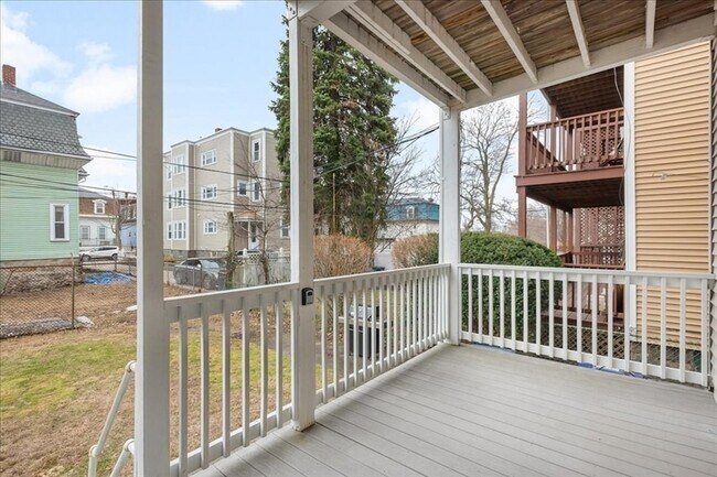 Building Photo - 16 Maryland St