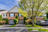 Building Photo - 1112 Cross Creek Dr