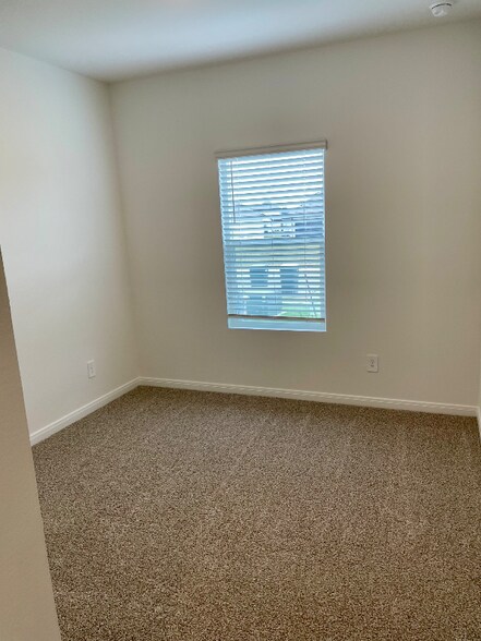 Building Photo - 270 Yosemite Dr