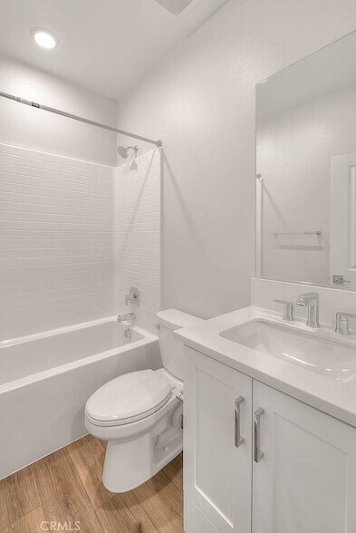 Building Photo - 6 Crown Point Dr