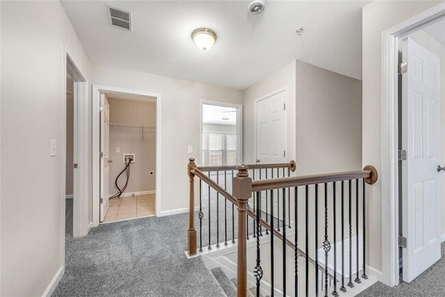 Building Photo - 268 Balaban Cir