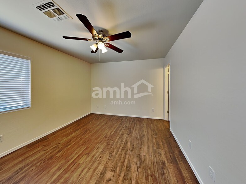 Building Photo - 12215 W Dahlia Dr