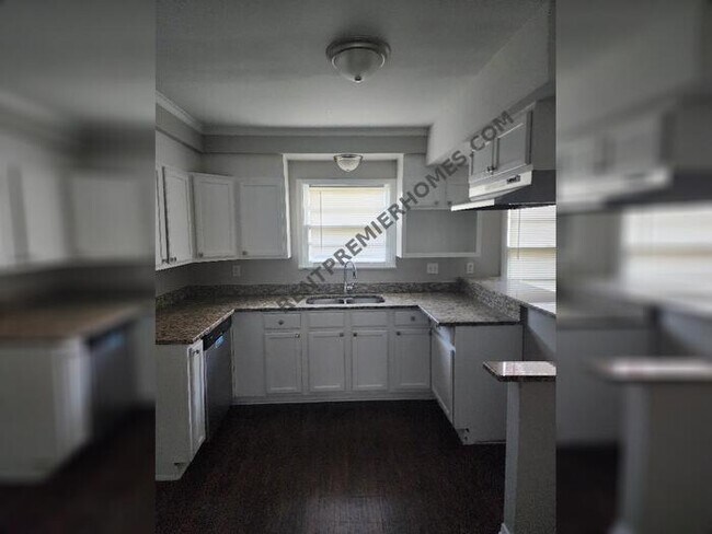 Building Photo - 2413 Hillview Dr