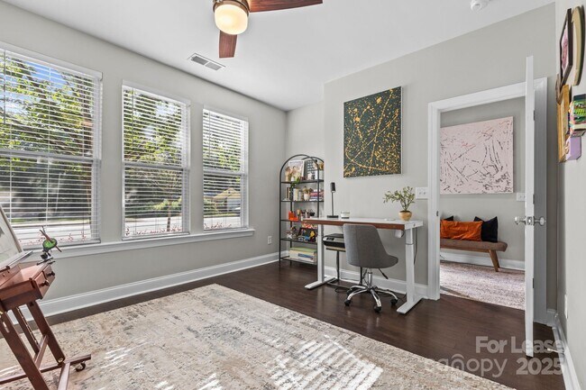 Building Photo - 2613 Statesville Ave