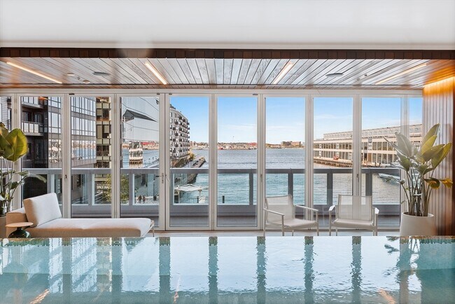 Building Photo - 150 Seaport Blvd