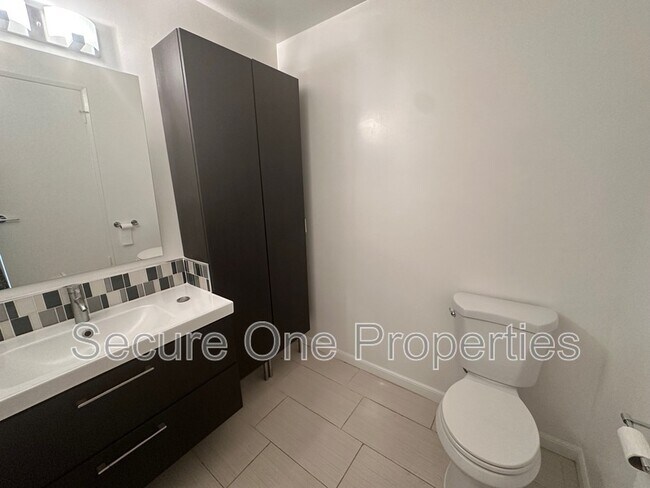Building Photo - 4654 Galendo St