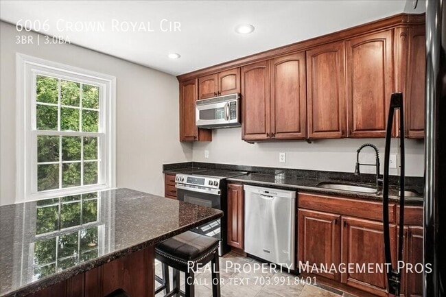 Building Photo - 6006 Crown Royal Cir