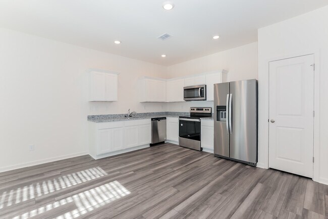 Primary Photo - Fantastic 3bd/2.5ba home! Coming soon!