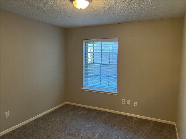 Building Photo - 187 Sandpebble Dr