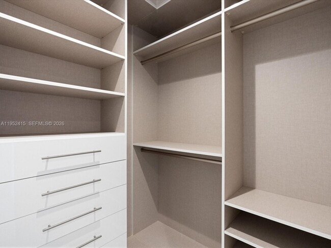 Building Photo - 220 SE Mizner Blvd