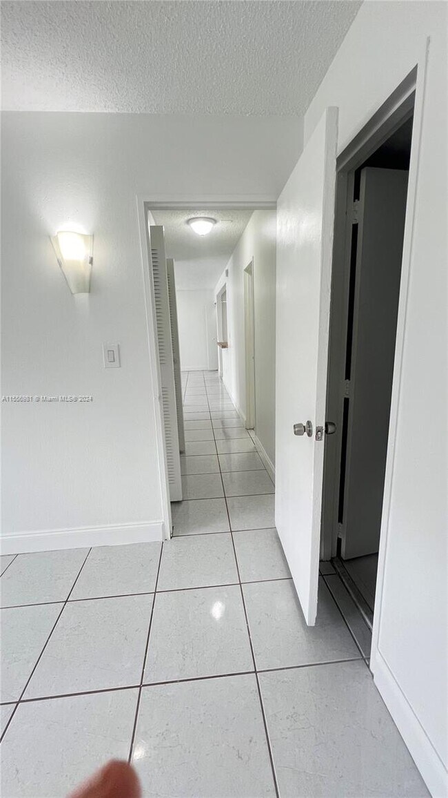 Building Photo - 4570 NW 79th Ave