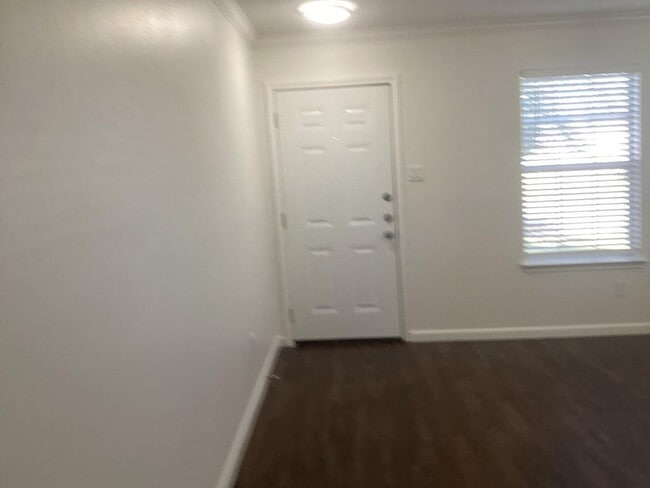 Building Photo - 9023 Grand Villa Ln