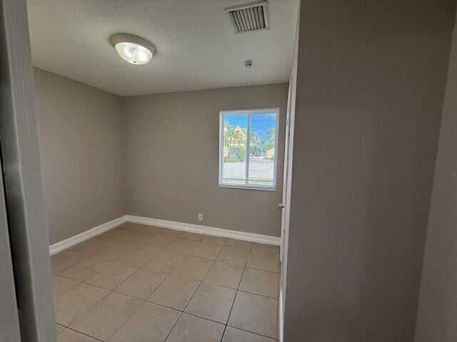 Building Photo - 400 Metcalf Ct