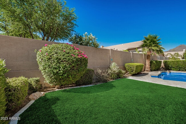 Building Photo - 9560 E Rockwood Dr