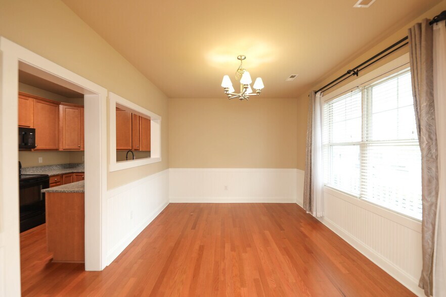 Building Photo - 328 Marquette Ct