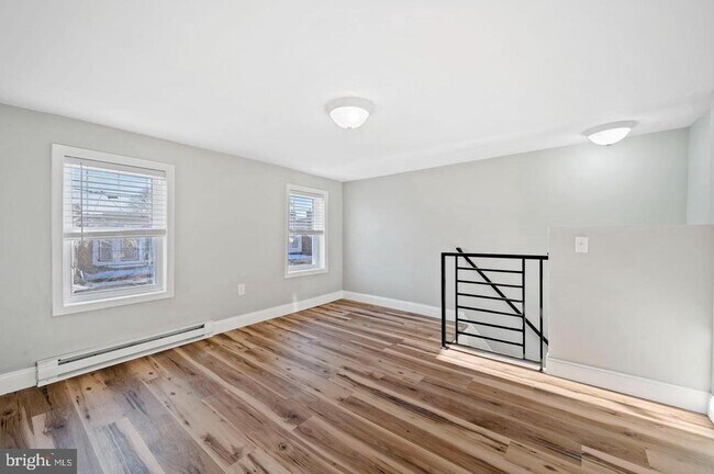 Building Photo - 2131 E Clearfield St