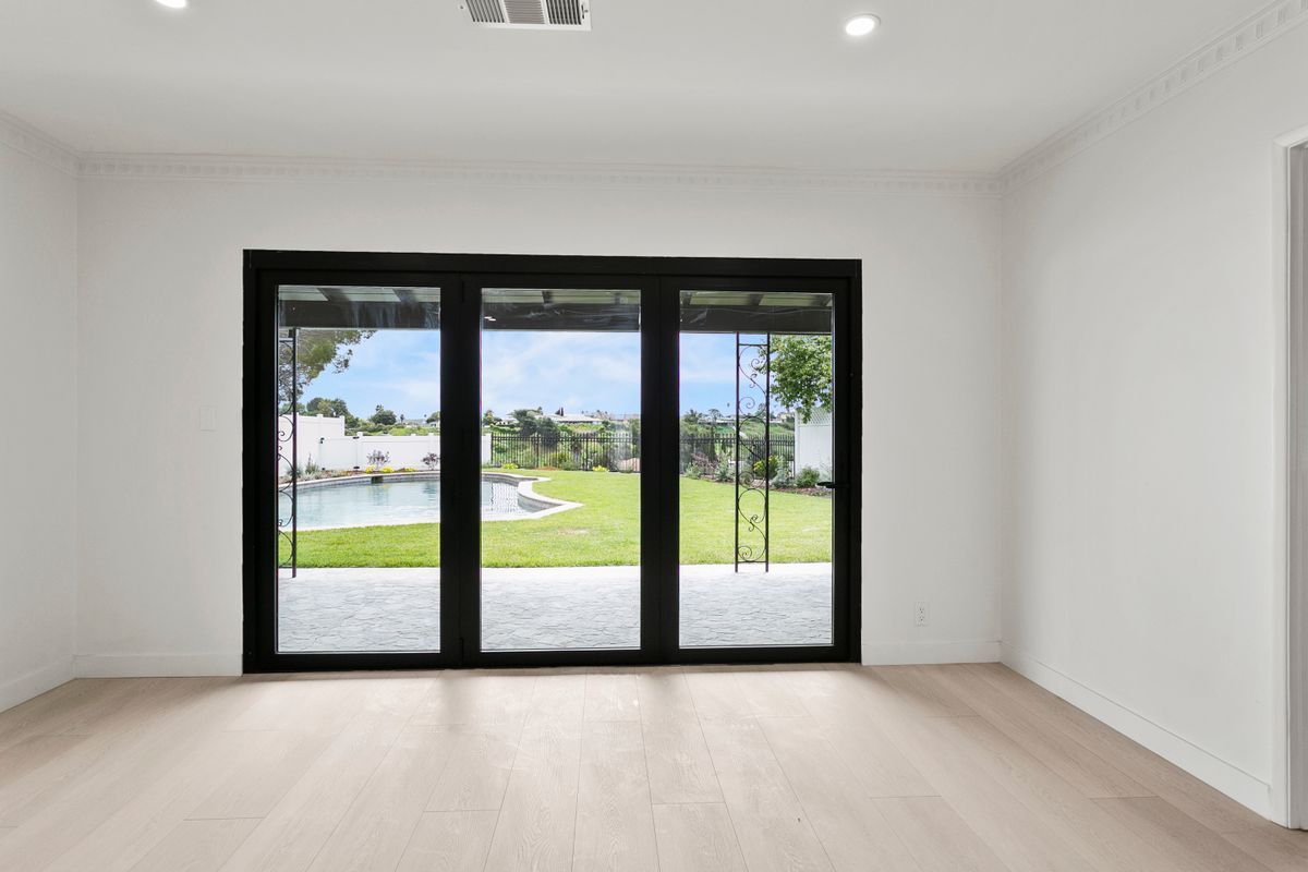 Building Photo - 4444 Don Felipe Dr