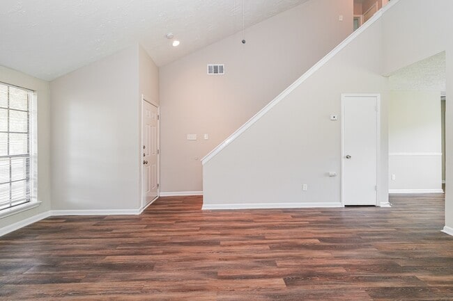 Building Photo - 16826 Rockstone