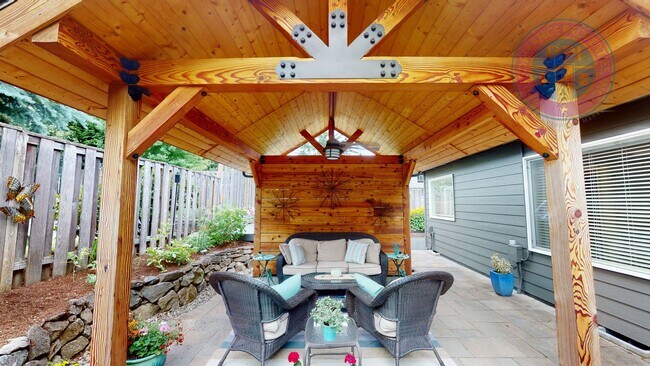 Building Photo - Gorgeous Single Level Home in Sought After...