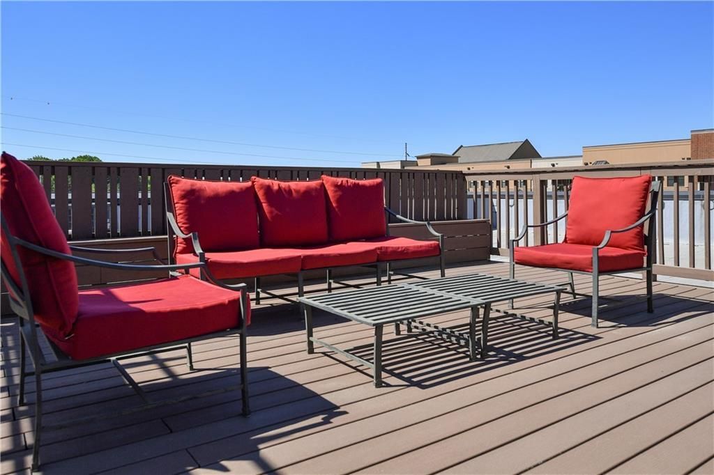 Rooftop deck - 924 Garrett St