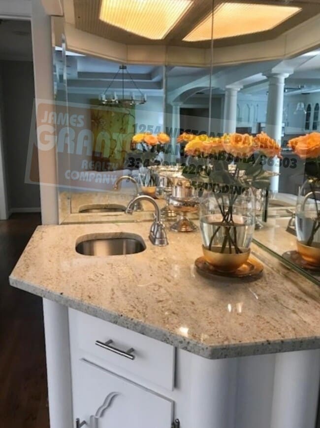 Building Photo - 1604 Haisten Dr