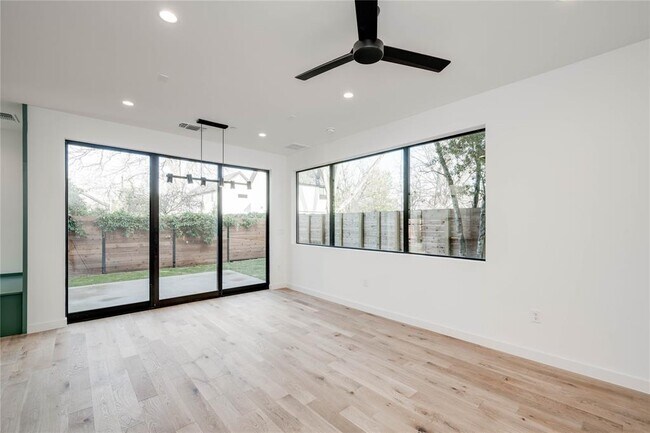 Building Photo - 1103 Cherico St