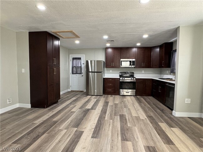 Building Photo - 111 Dogwood St