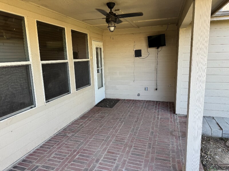 Building Photo - 1988 Helmoken Falls Dr