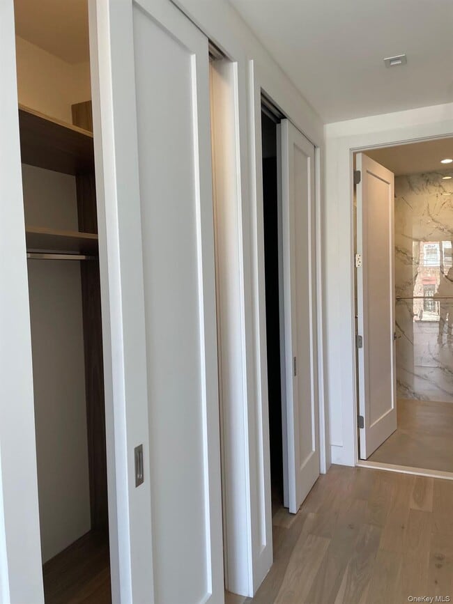 Building Photo - 19-14 21st Rd