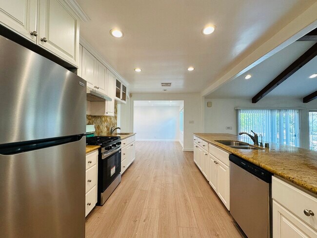 Building Photo - 5148 Otis Ave