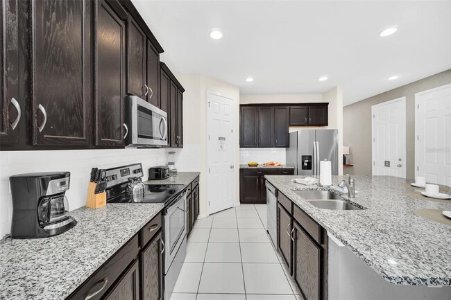 Building Photo - 9009 Egret Mls Ter