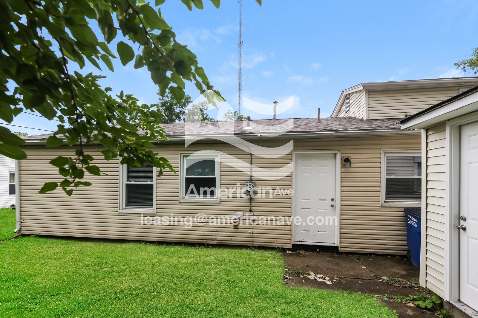 Building Photo - 3353 Forent Ave