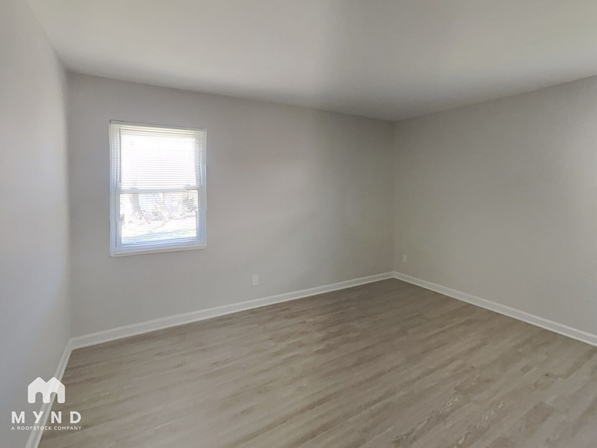 Building Photo - 2417 Dearborn Dr