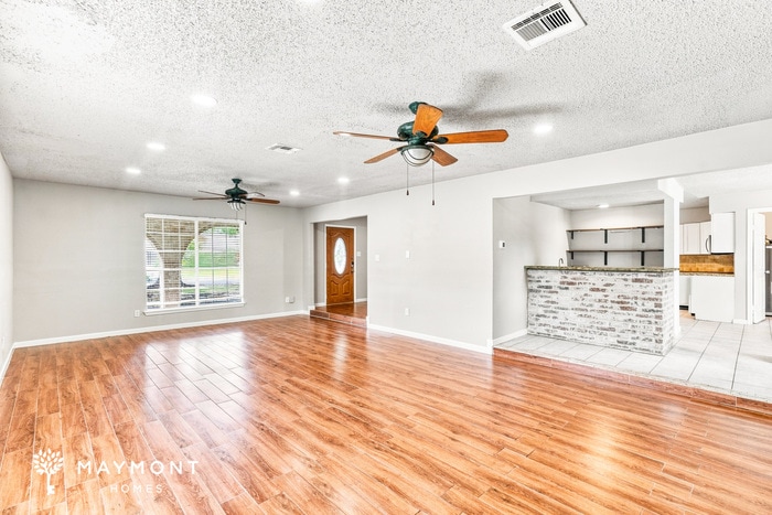 Building Photo - 7218 Jadewood Dr