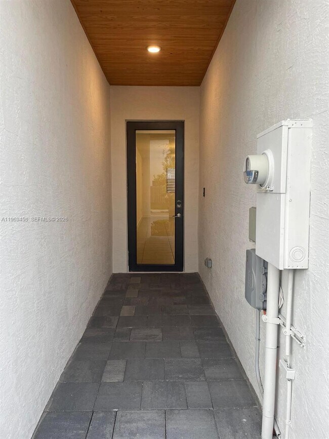 Building Photo - 10445 NW 81st Terrace