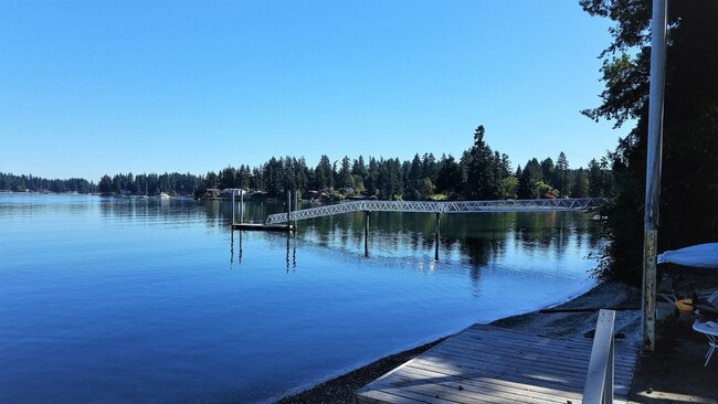 Building Photo - Scandia Waterfront! Furnished! Short lease...
