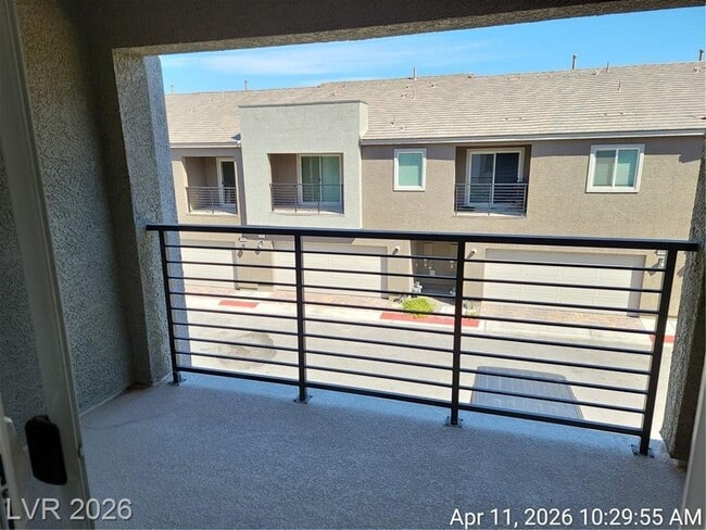 Building Photo - Spacious Henderson Townhome with Balconies and Resort Amenities