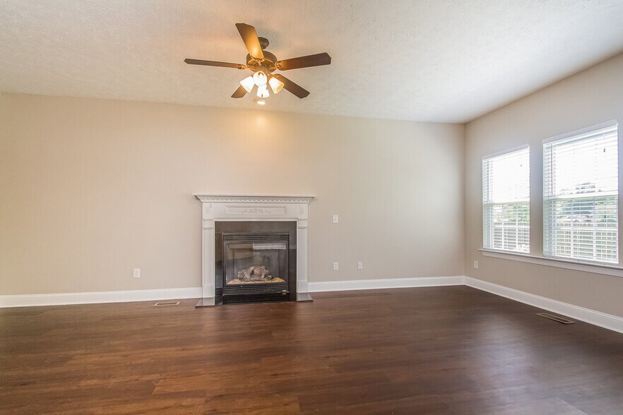 Building Photo - 1001 Morning Ct