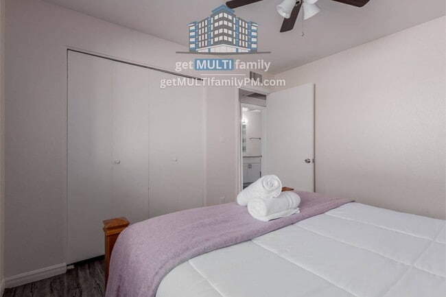 Building Photo - 515 W Pebble Beach Dr