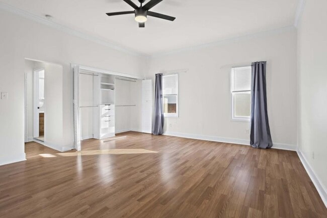 Building Photo - 2044 Fairhaven Cir NE