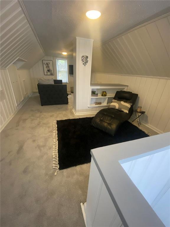 Building Photo - 2133 Pinehurst Dr